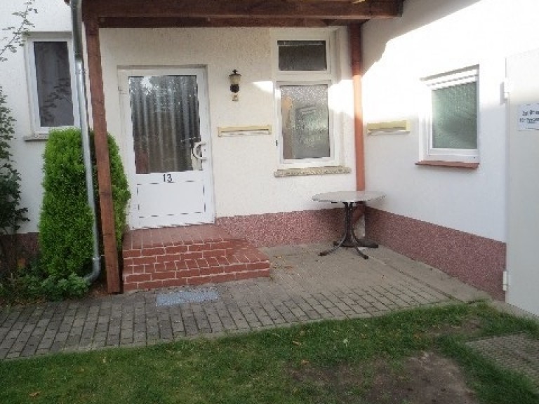 Apartment 13 Eingang mit Terrasse