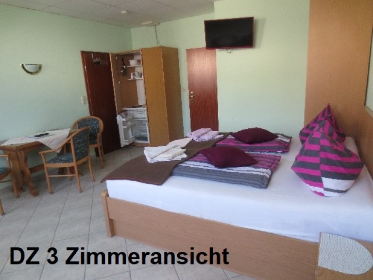 DZ 3 Doppelbett und Singleküche