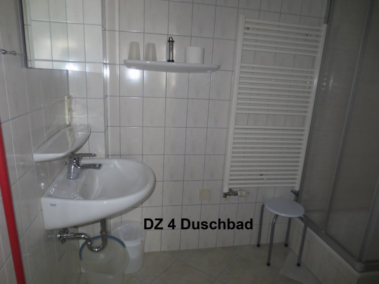 DZ 4 Duschbad
