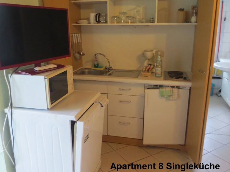 Apartment 8 Singleküche im Schlafraum