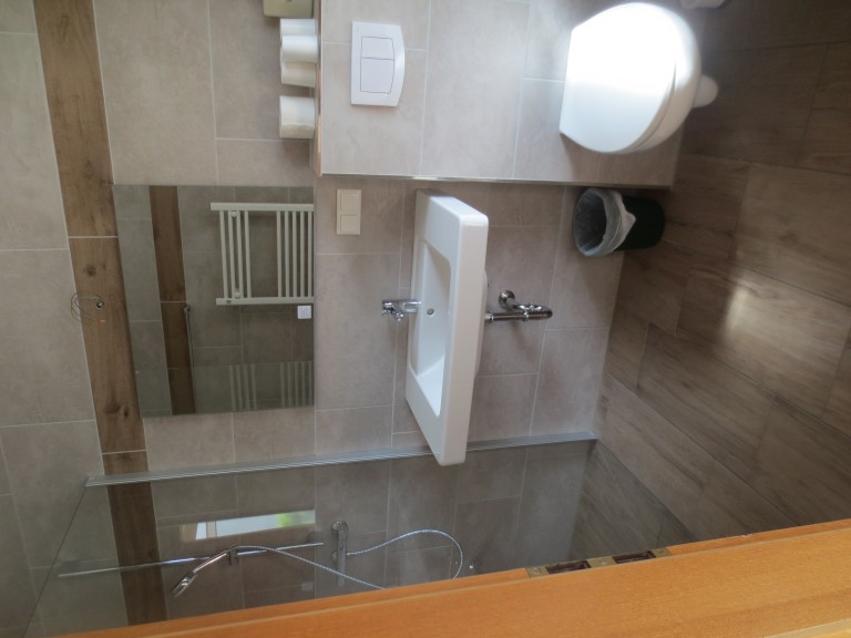 Apartment 13 Duschbad