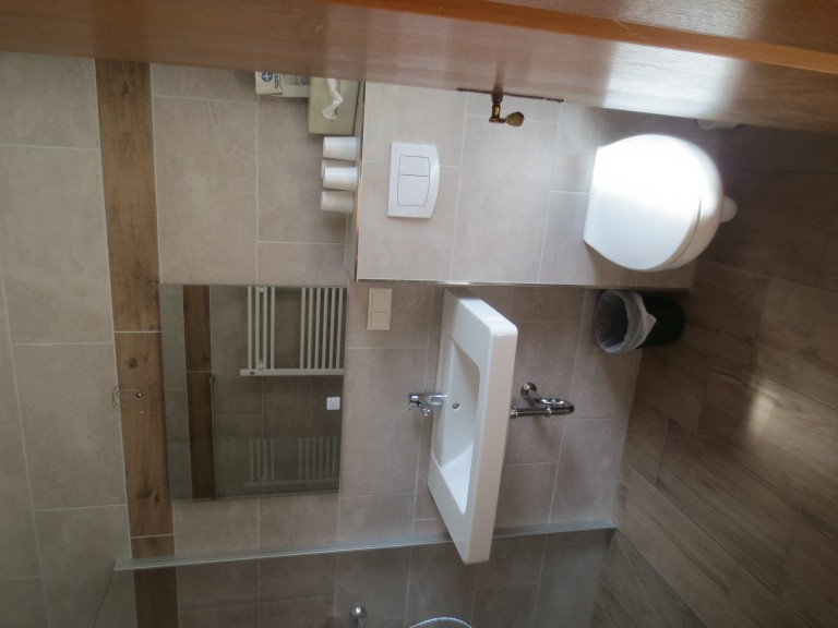 Apartment 13 Duschbad